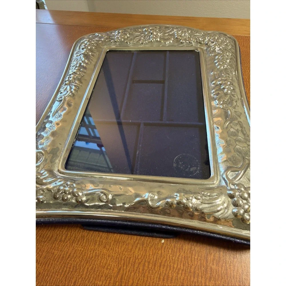Vintage International Silver Co 5x7 Frame Silver Plated Grape Design